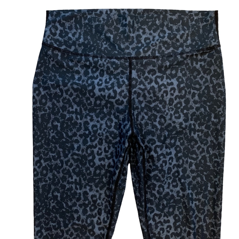 ZYIA Active Stone Leopard Scrunchy Light and Luxe Leggings - Picture 3 of 7